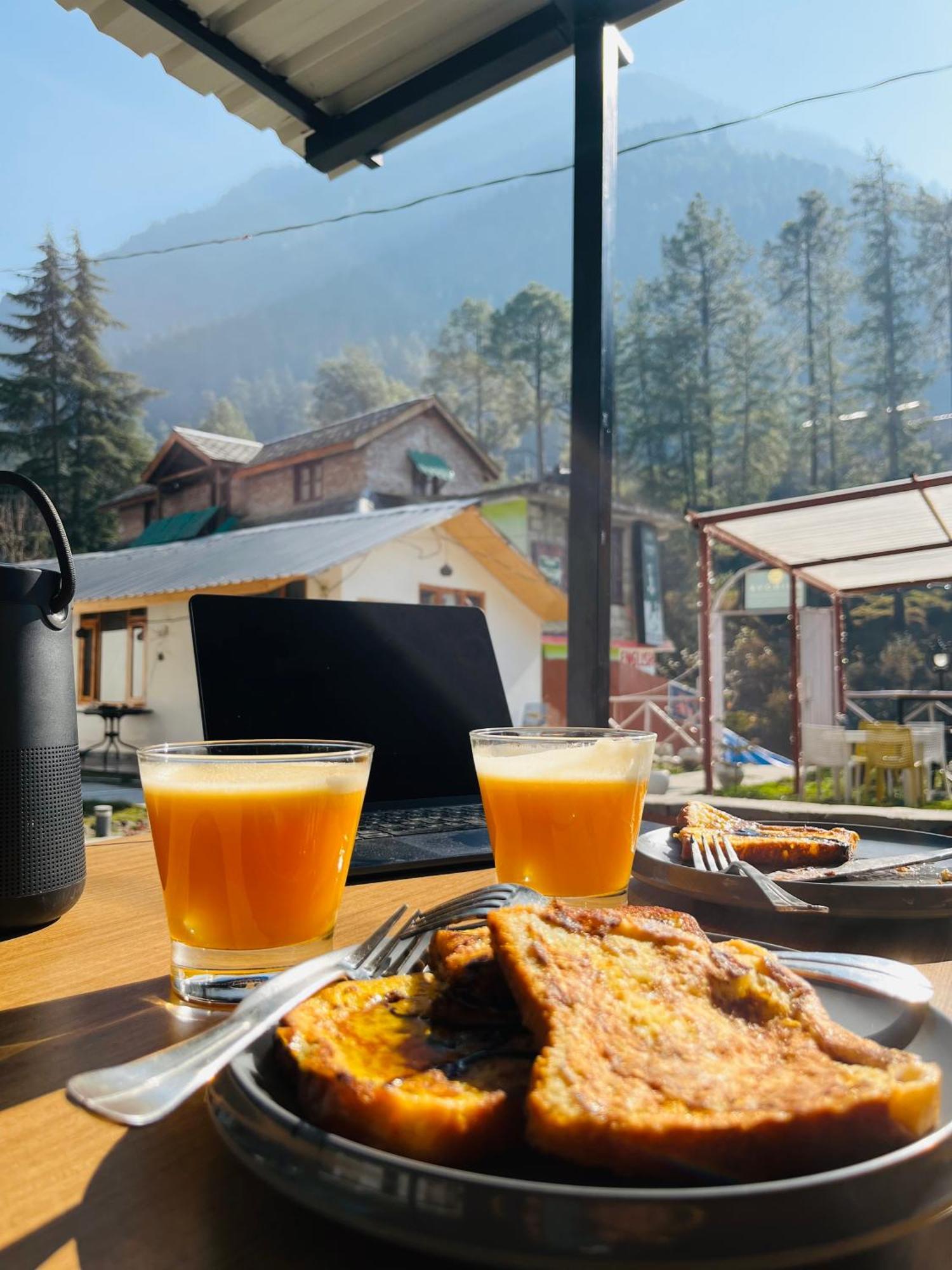 Hotel Adinova Kasol Buitenkant foto