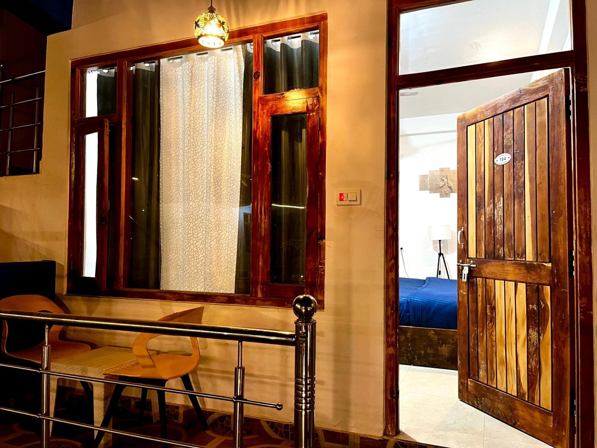 Hotel Adinova Kasol Buitenkant foto