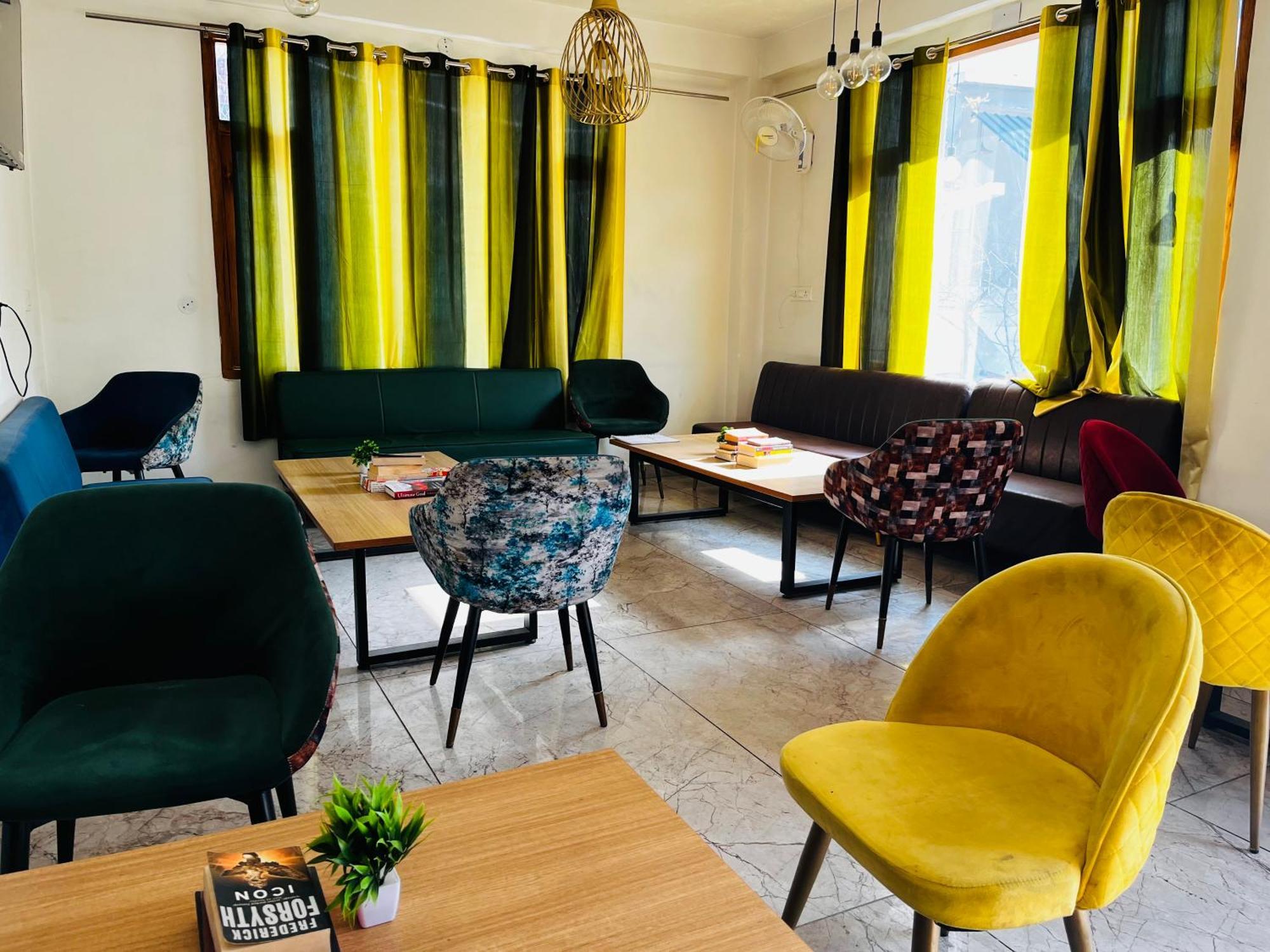 Hotel Adinova Kasol Buitenkant foto