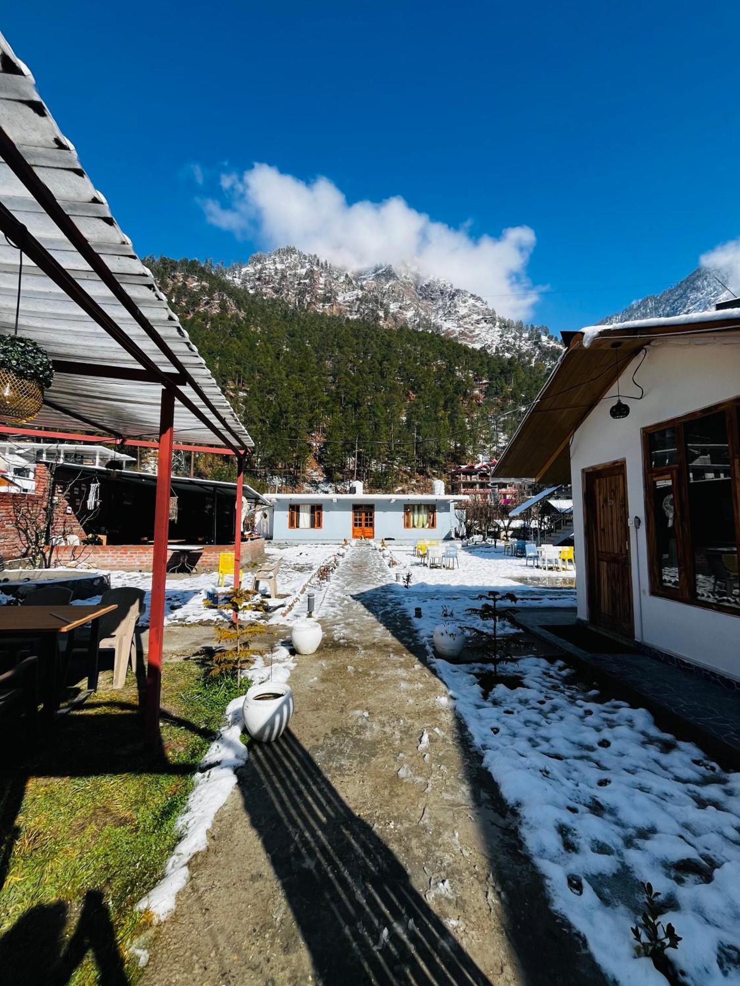 Hotel Adinova Kasol Buitenkant foto
