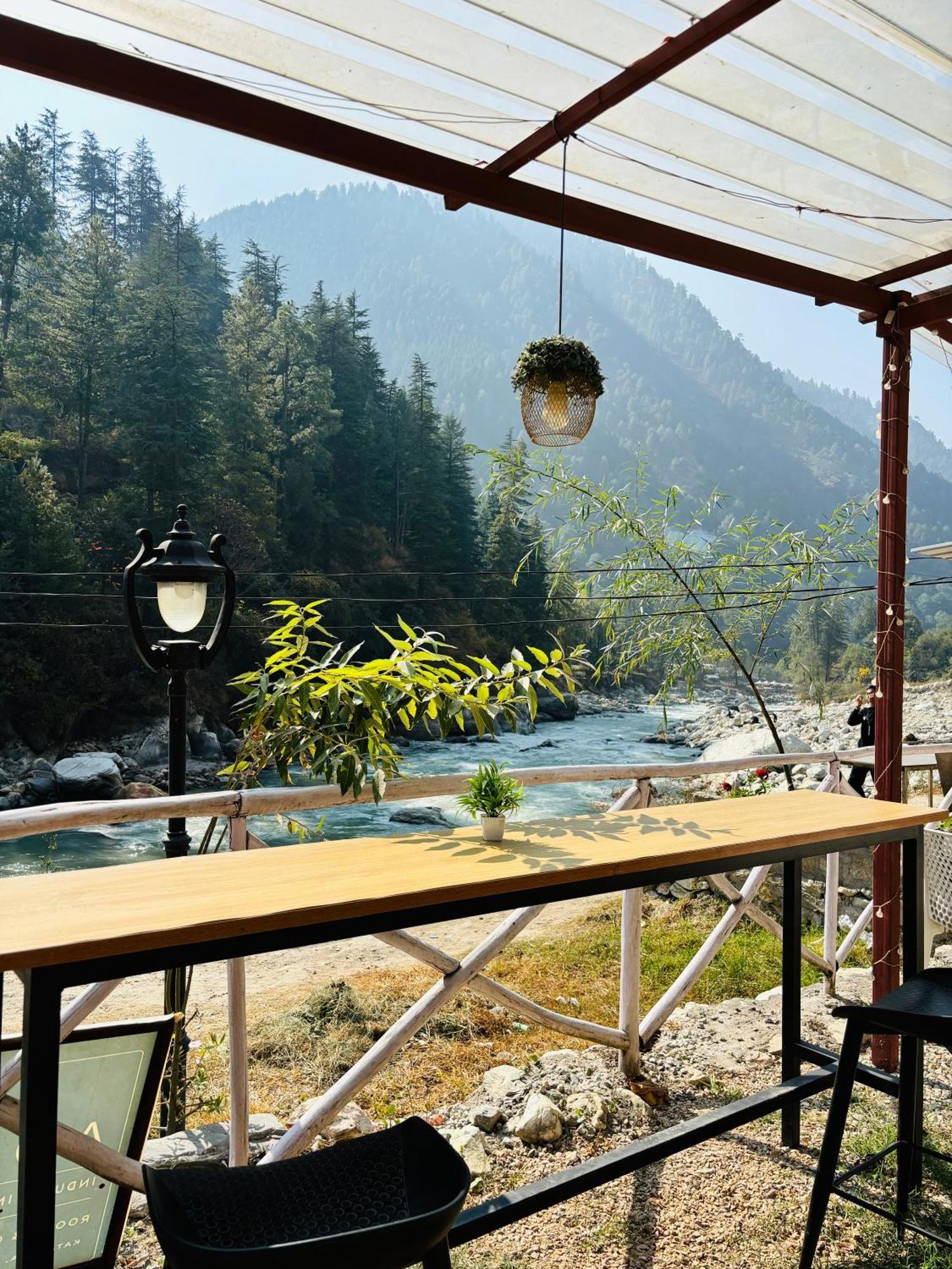 Hotel Adinova Kasol Buitenkant foto