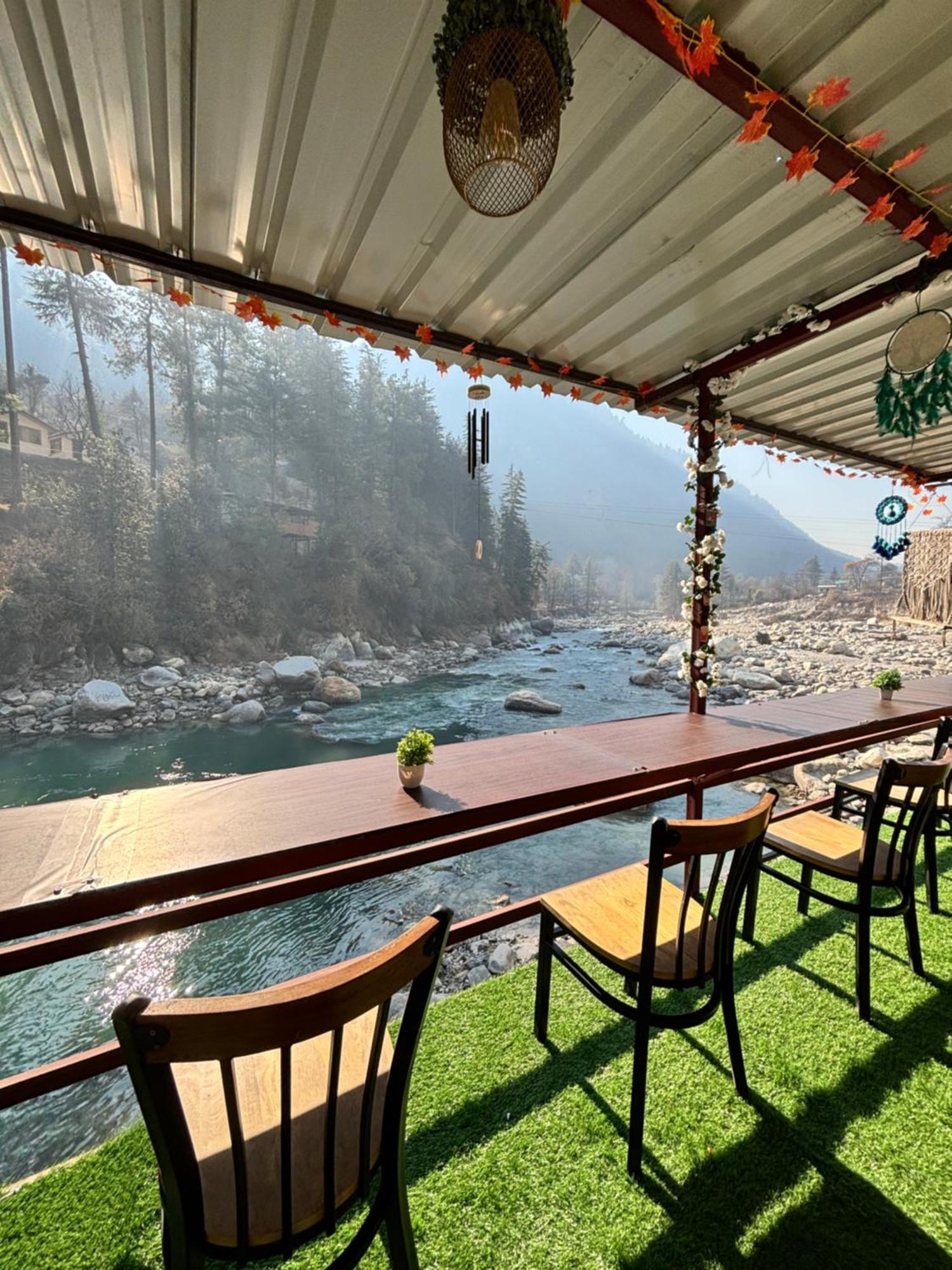 Hotel Adinova Kasol Buitenkant foto